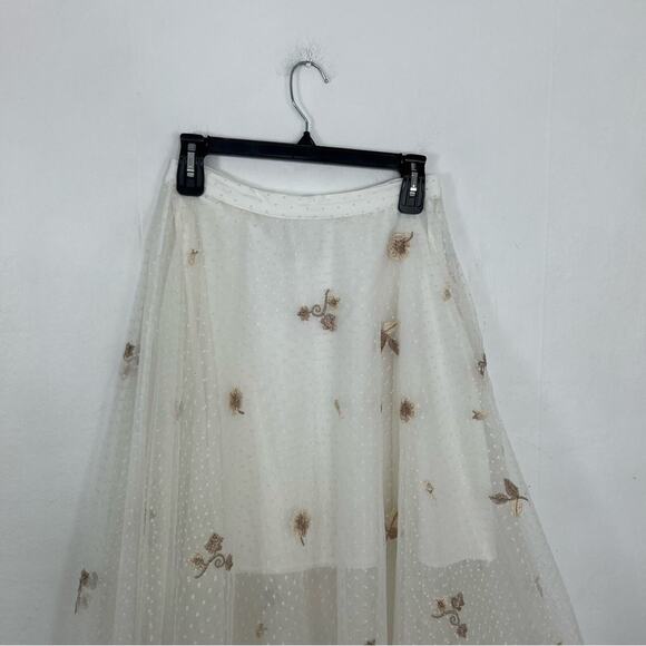 Interdee Paris Fashion Embroidered Floral Netting Skirt Size Small - Picture 3 of 14